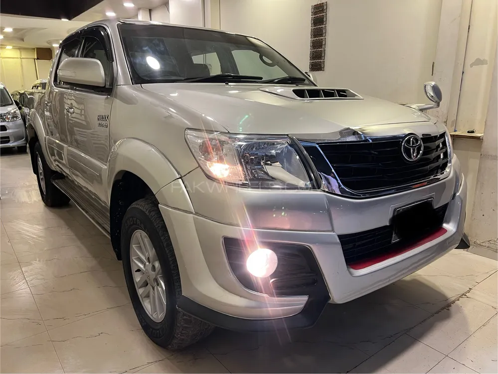 Toyota Hilux 2013 for Sale in Karachi Image-1