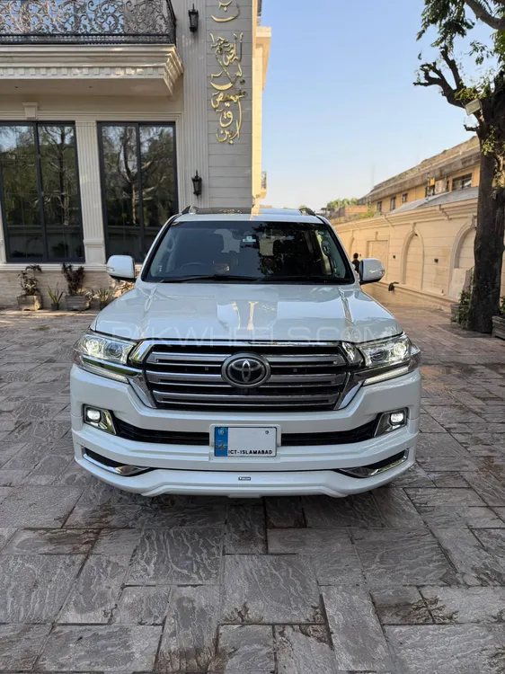 Toyota Land Cruiser 2018 for Sale in Islamabad Image-1