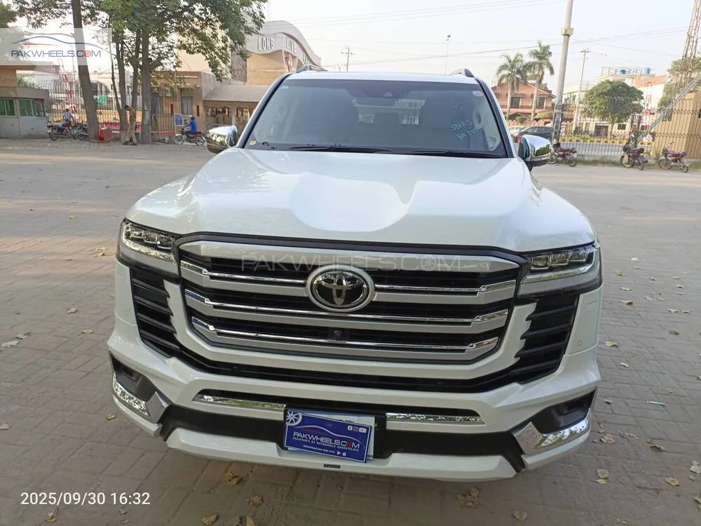 Toyota Land Cruiser 2023 for Sale in Gujranwala Image-1