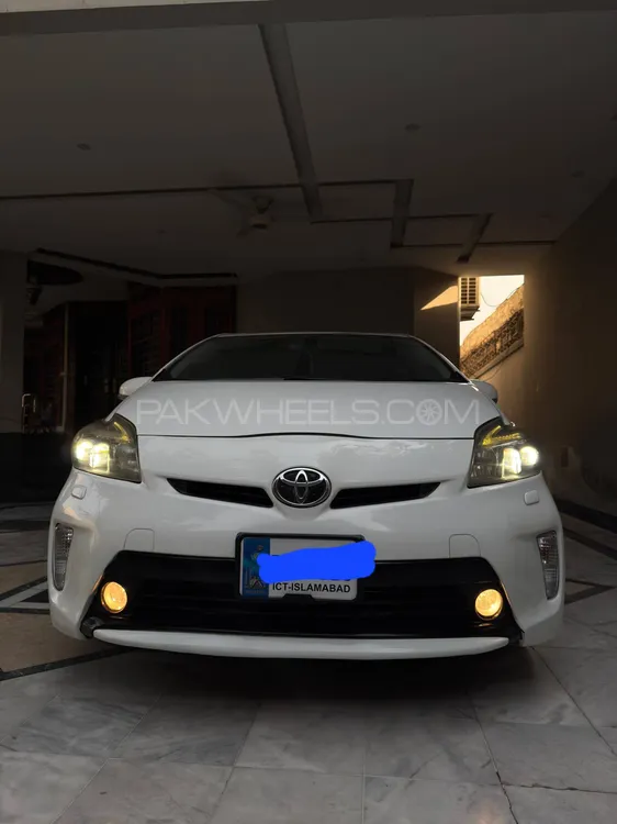 Toyota Prius 2015 for Sale in Peshawar Image-1