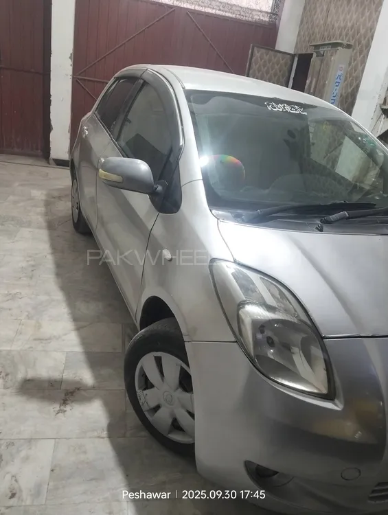 Toyota Vitz 2005 for Sale in Peshawar Image-1
