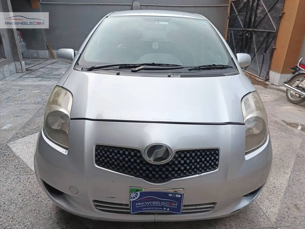 Toyota Vitz 2006 for Sale in Peshawar Image-1