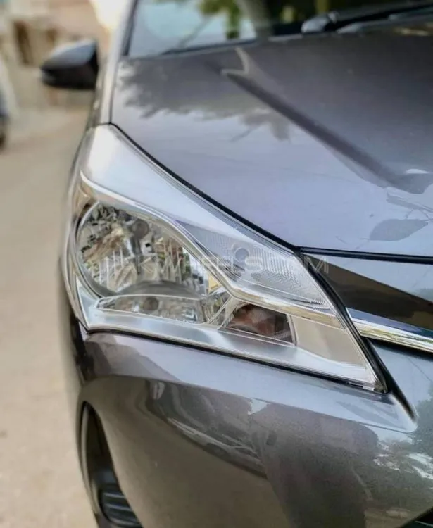 Toyota Vitz 2018 for Sale in Peshawar Image-1