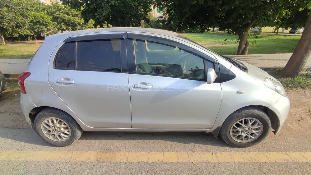 Toyota Vitz 2005 for Sale in Islamabad Image-1