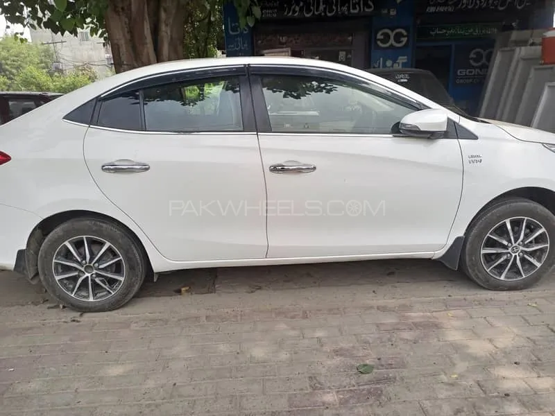 Toyota Yaris Sedan 2020 for Sale in Lahore Image-1