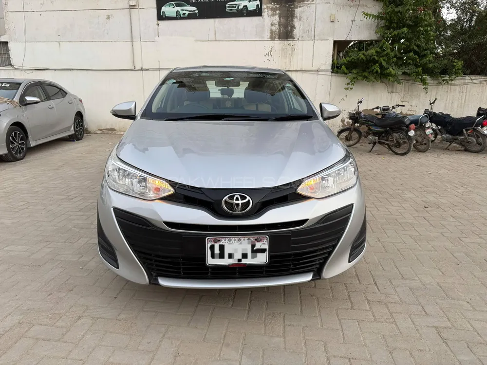 Toyota Yaris Sedan 2021 for Sale in Karachi Image-1