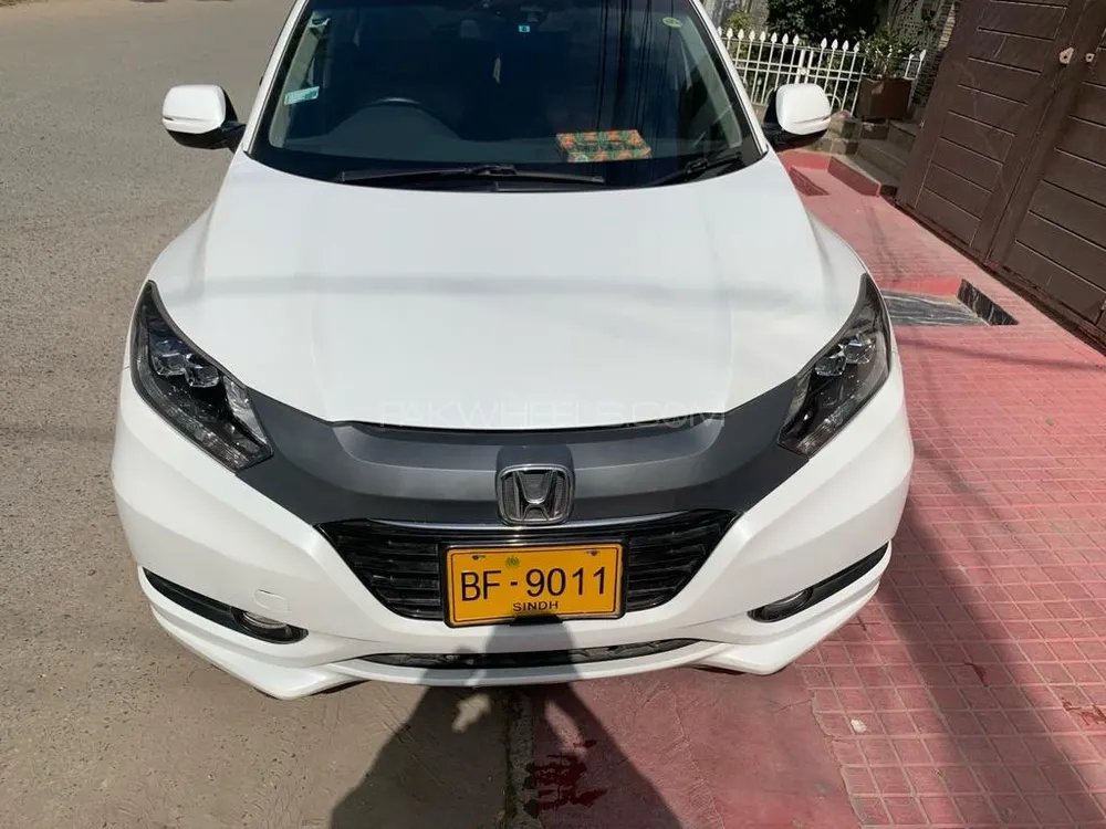 Honda Vezel 2015 for Sale in Karachi Image-1