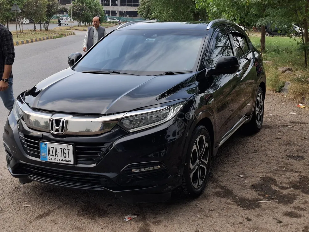 Honda Vezel 2018 for Sale in Islamabad Image-1