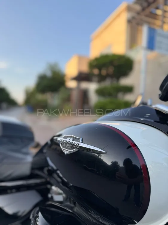 Suzuki Intruder 2009 for Sale Image-1