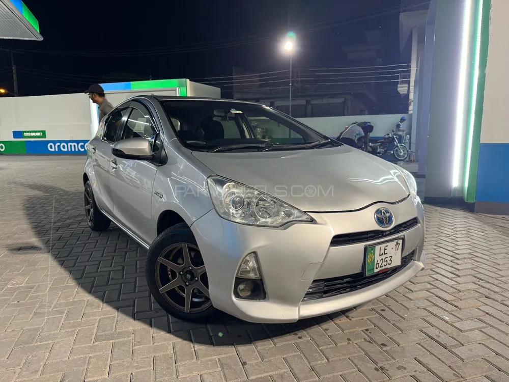 Toyota Aqua 2014 for Sale in Sialkot Image-1