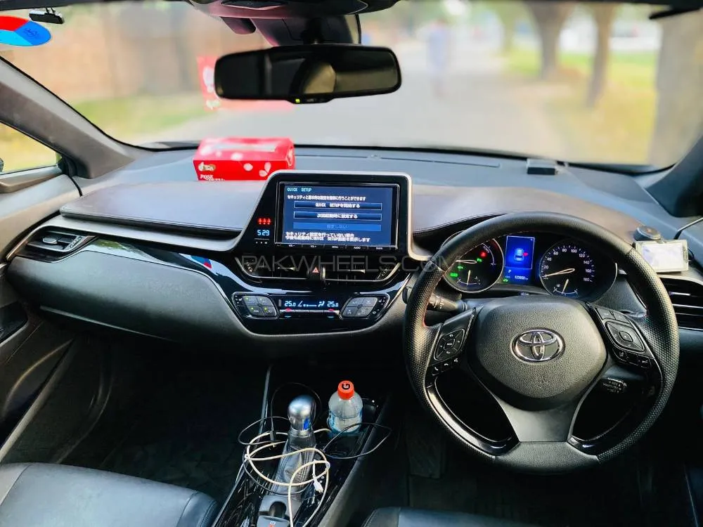 Toyota C-HR 2017 for Sale in Lahore Image-1