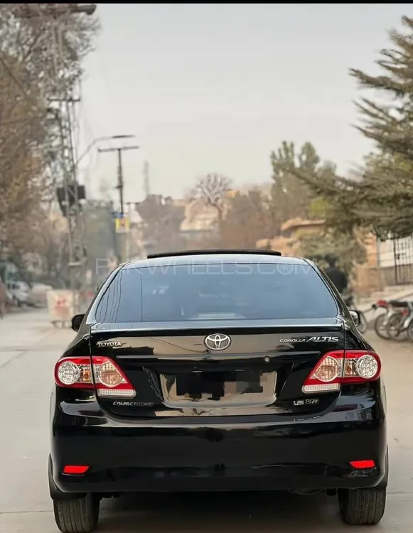 Toyota Corolla 2013 for Sale in Islamabad Image-1