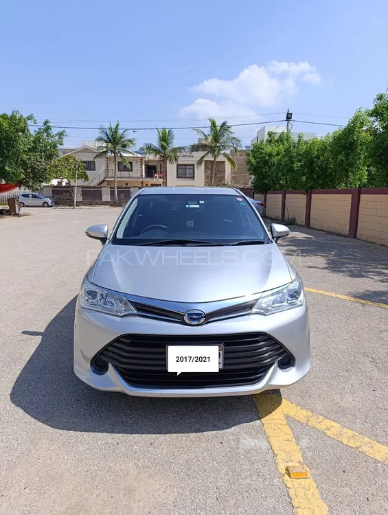 Toyota Corolla Axio 2017 for Sale in Karachi Image-1