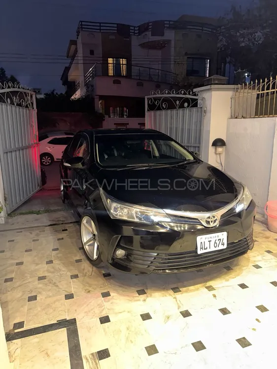 Toyota Corolla 2018 for Sale in Islamabad Image-1