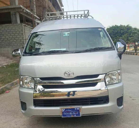 Toyota Hiace 2017 for Sale in Islamabad Image-1