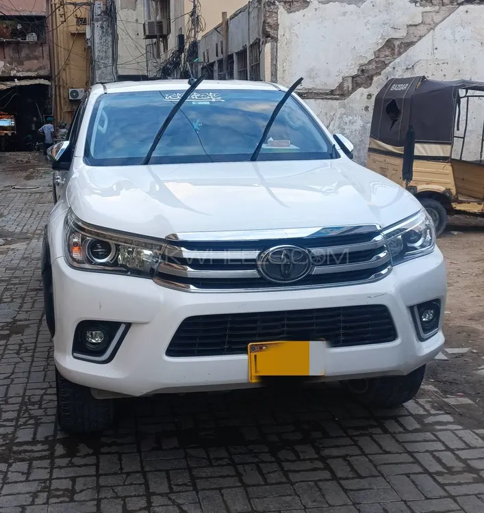 Toyota Hilux 2021 for Sale in Karachi Image-1