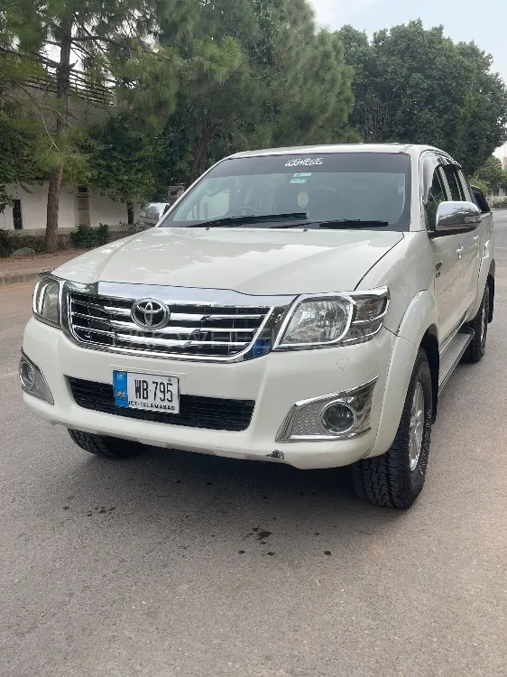 Toyota Hilux 2012 for Sale in Islamabad Image-1