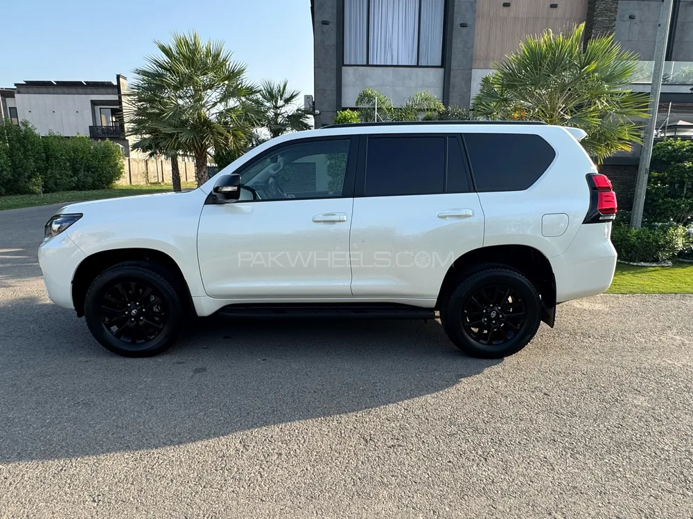 Toyota Prado 2021 for Sale in Lahore Toyota Prado 2021 for Sale in Lahore Image-3