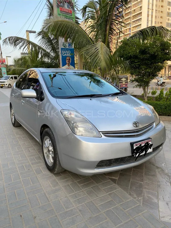 Toyota Prius 2010 for Sale in Karachi Image-1