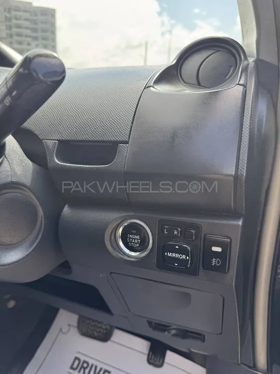 Toyota Vitz 2005 for Sale in Karachi Image-1