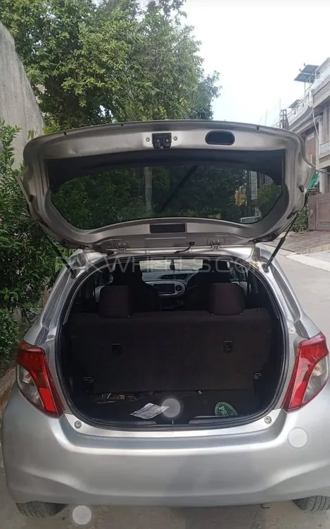 Toyota Vitz 2014 for Sale in Lahore Image-1