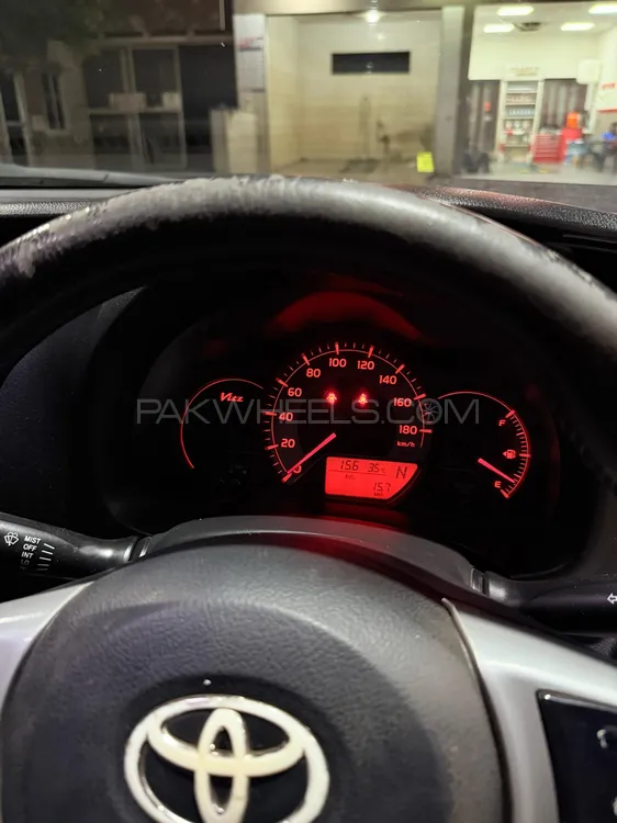 Toyota Vitz 2017 for Sale in Faisalabad Image-1