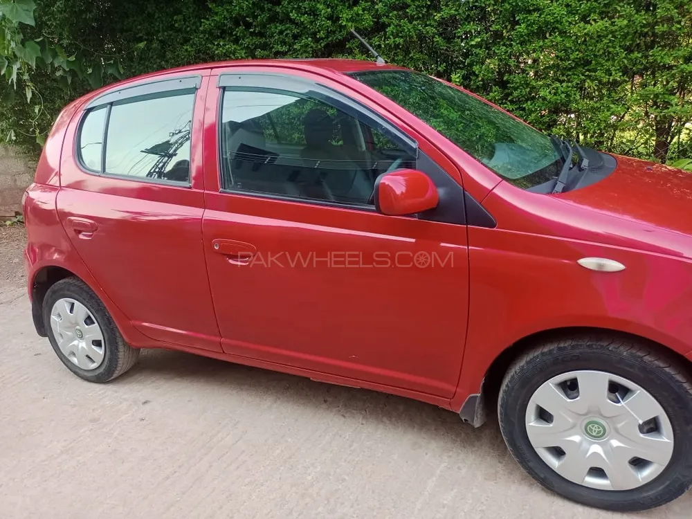 Toyota Vitz 2000 for Sale in Islamabad Image-1