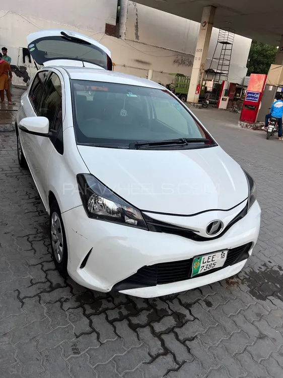 Toyota Vitz 2014 for Sale in Gujrat Image-1