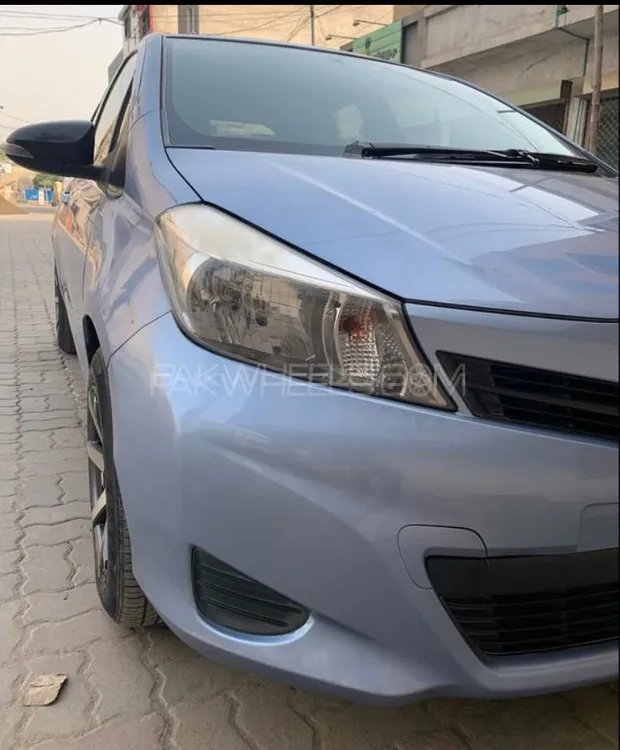 Toyota Vitz 2017 for Sale in Sialkot Image-1