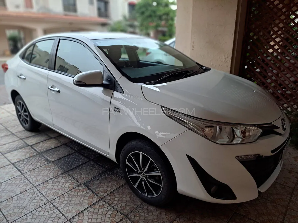 Toyota Yaris Sedan 2021 for Sale in Lahore Image-1