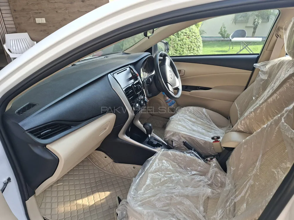 Toyota Yaris Sedan 2024 for Sale in Sahiwal Toyota Yaris Sedan 2024 for Sale in Sahiwal Image-2