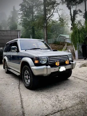 Mitsubishi Pajero Exceed Automatic 2.8D 1993