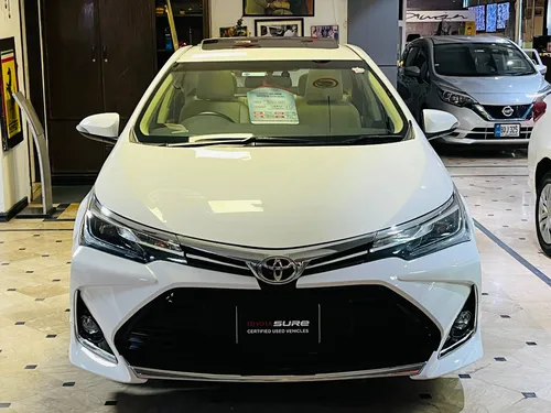 Toyota Corolla Altis Grande X CVT-i 1.8 Beige Interior 2022