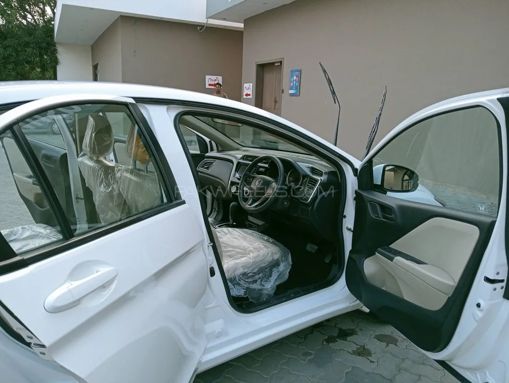 Honda City 2024 for Sale in Lahore Image-1