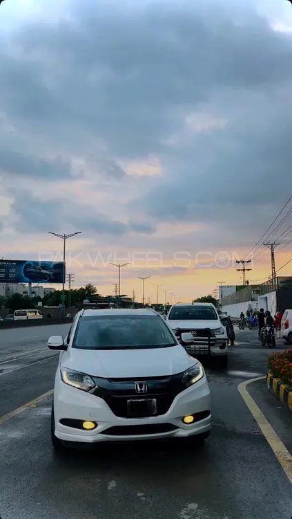 Honda Vezel 2015 for Sale in Rawalpindi Image-1