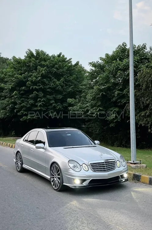 Mercedes Benz E Class 2004 for Sale in Islamabad Image-1