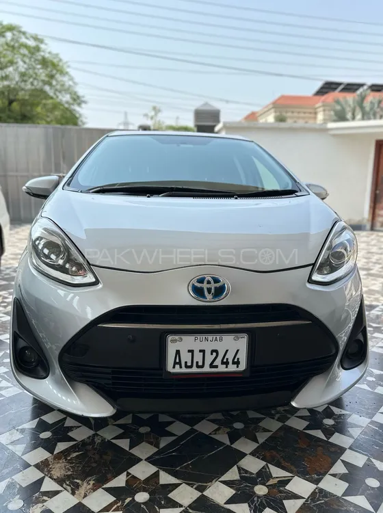 Toyota Aqua 2017 for Sale in Gujranwala Image-1