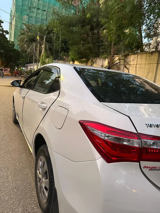 Toyota Corolla 2015 for Sale in Karachi Image-1