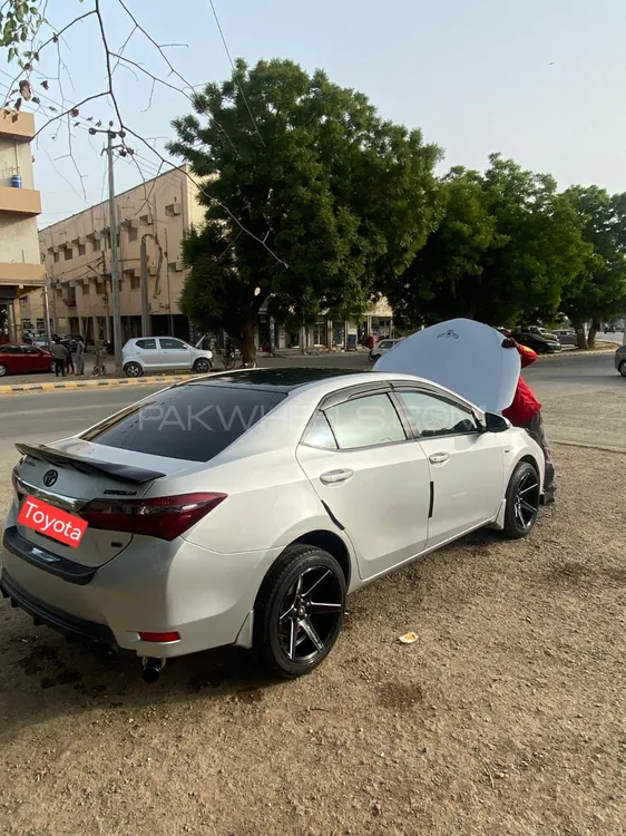 Toyota Corolla 2016 for Sale in Karachi Image-1