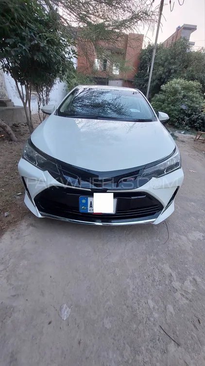 Toyota Corolla 2019 for Sale in Faisalabad Image-1