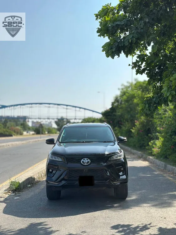 Toyota Fortuner 2018 for Sale in Lahore Image-1