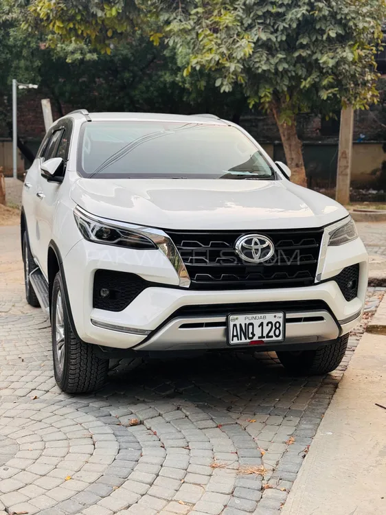 Toyota Fortuner 2023 for Sale in Lahore Image-1