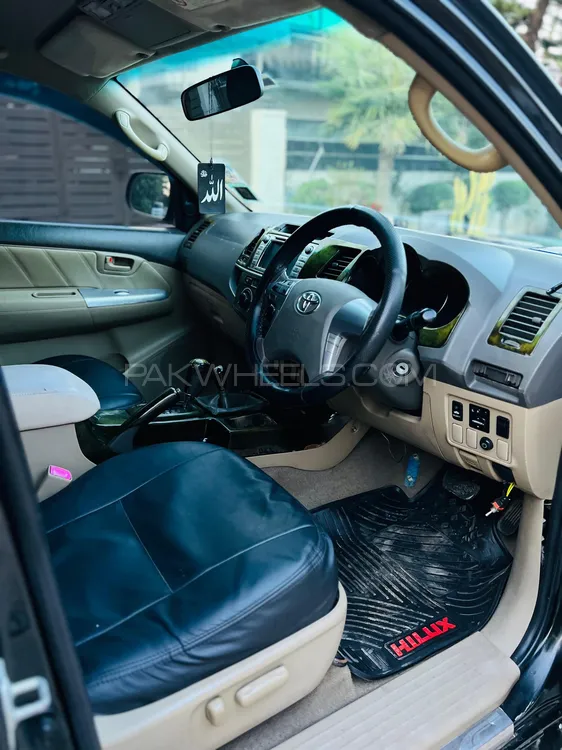 Toyota Hilux 2011 for Sale in Islamabad Toyota Hilux 2011 for Sale in Islamabad Image-10