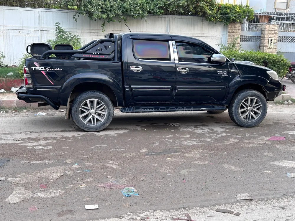 Toyota Hilux 2014 for Sale in Karachi Image-1