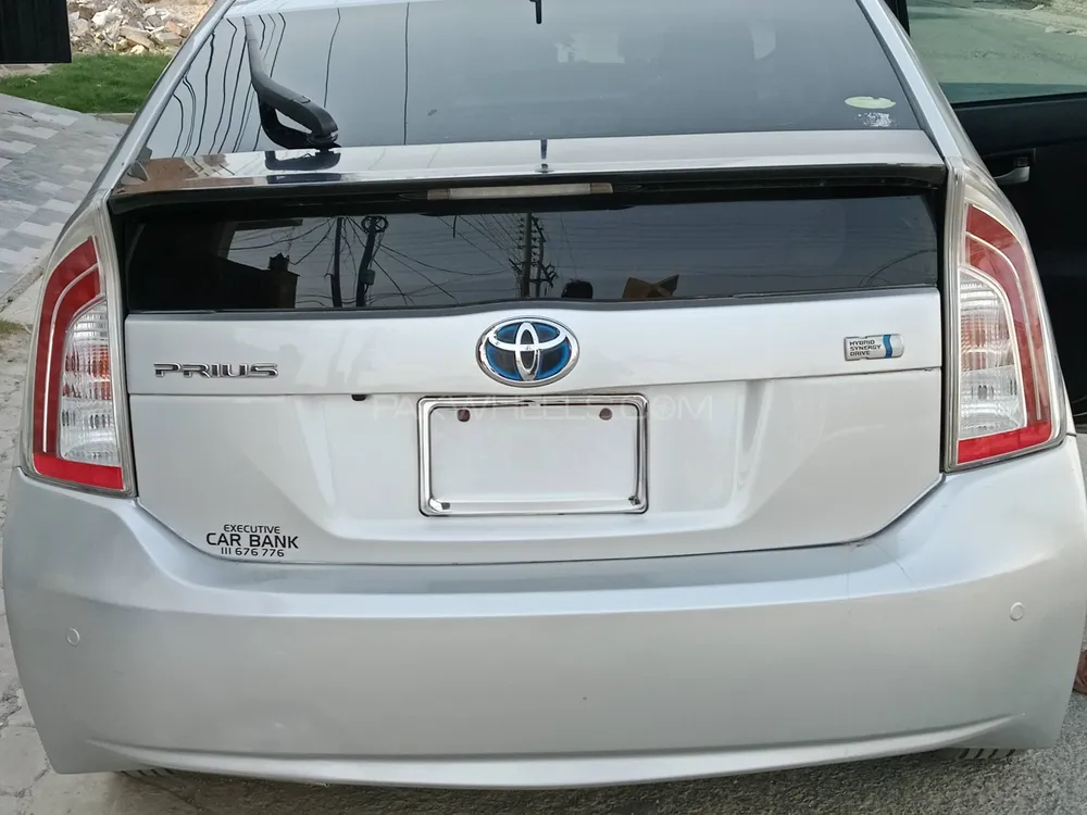 Toyota Prius 2013 for Sale in Lahore Image-1