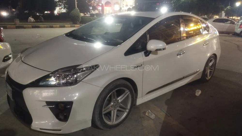 Toyota Prius 2015 for Sale in Islamabad Image-1