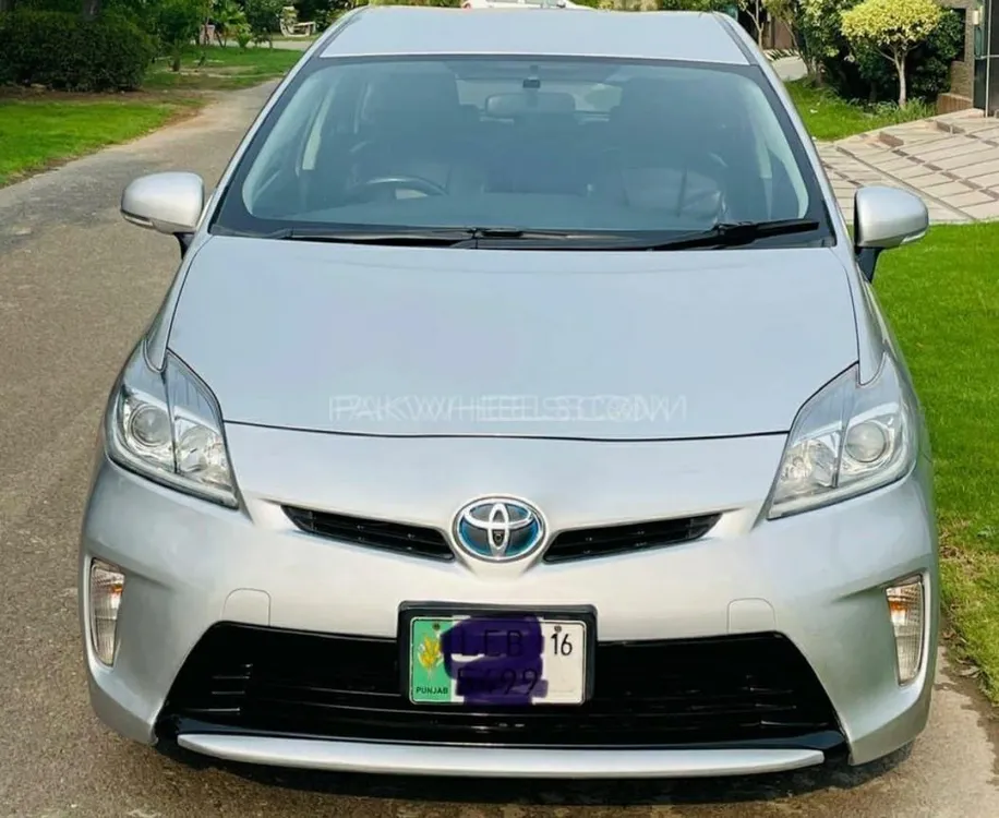 Toyota Prius 2012 for Sale in Peshawar Image-1