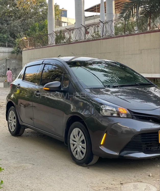 Toyota Vitz 2015 for Sale in Sukkur Image-1