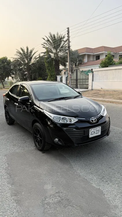 Toyota Yaris Sedan 2021 for Sale in Lahore Image-1