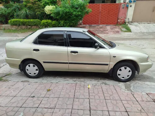 Suzuki Baleno 2000